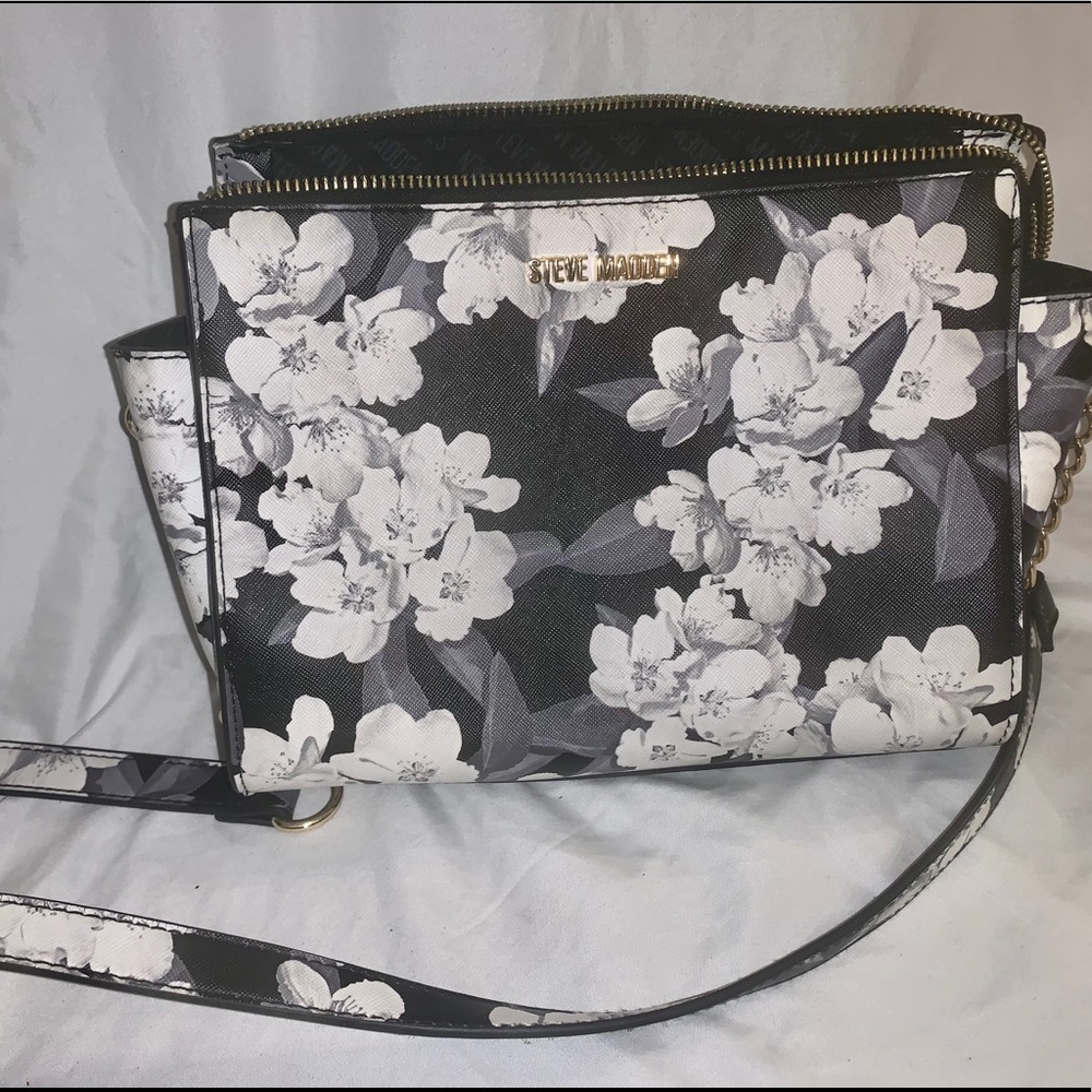 Steve Maiden purse 
Used